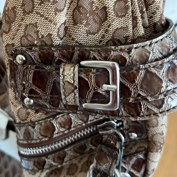 🩵Vintage Y2K GUESS Hobo Bag with Faux Leather Straps | G Logo Clasp Rhinestones - Picture 4 of 16